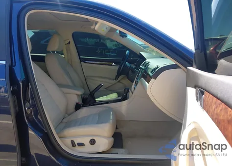 2013 Volkswagen Passat 2.5L Sel Premium from USA, damaged, VIN 1VWCP7A30DC028022